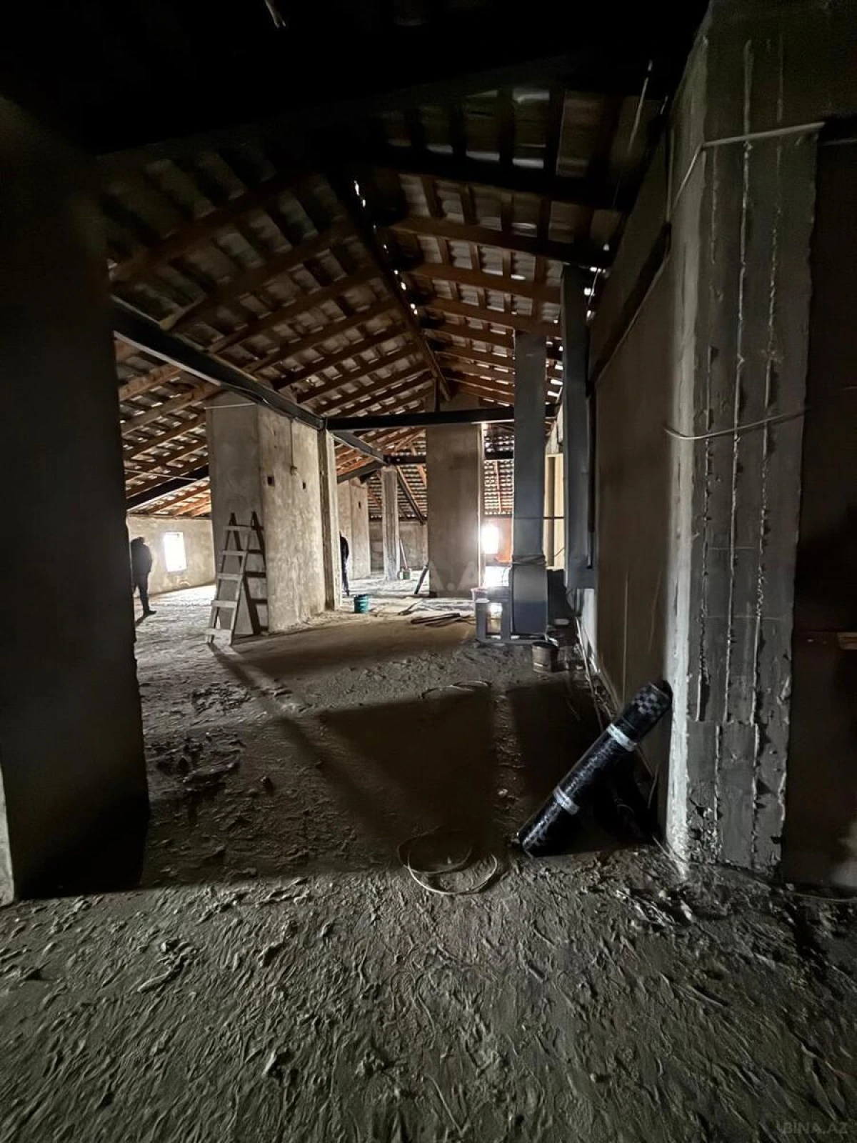 Satılır obyekt 700 m²