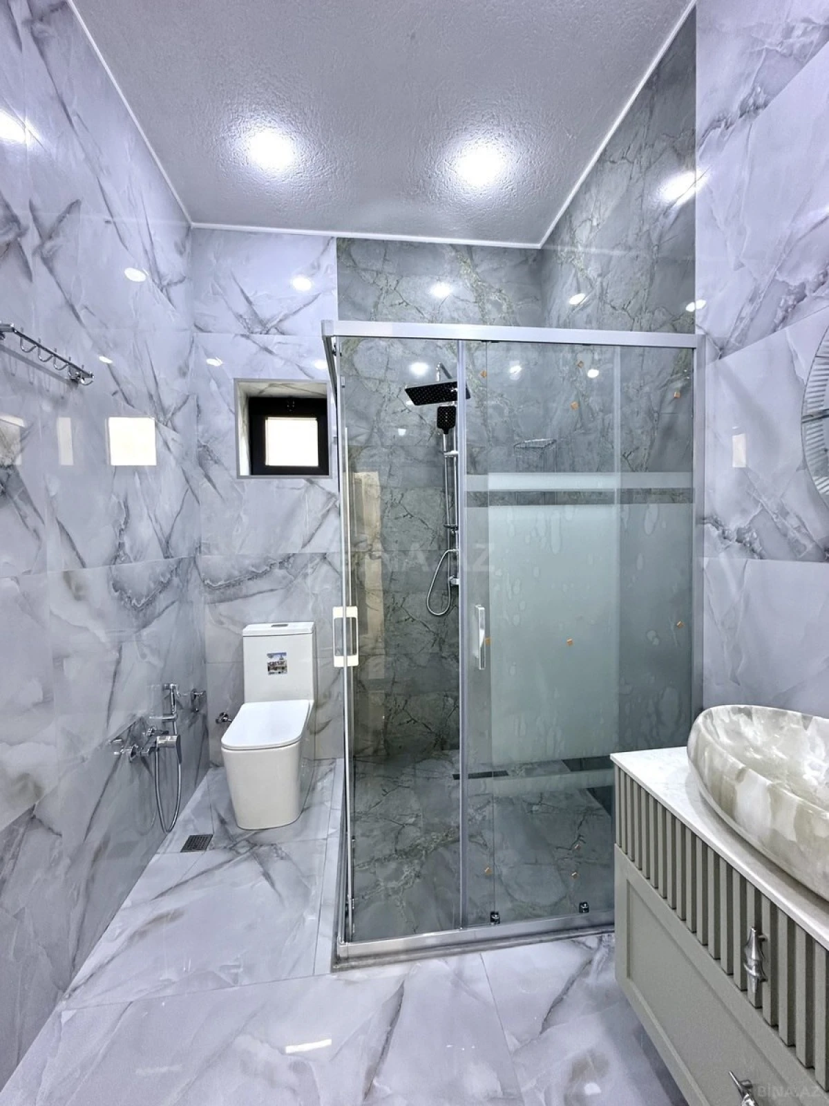 Satılır 4 otaqlı həyət evi 140 m²