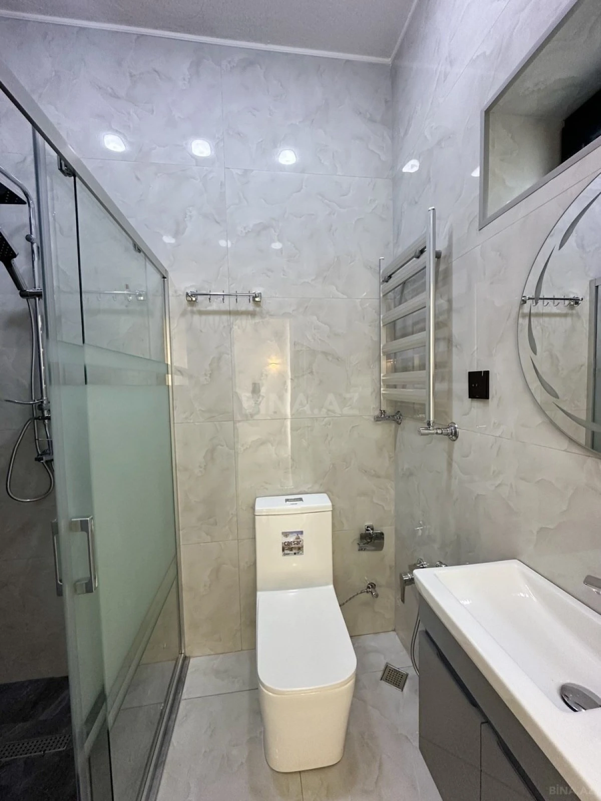 Satılır 4 otaqlı həyət evi 140 m²