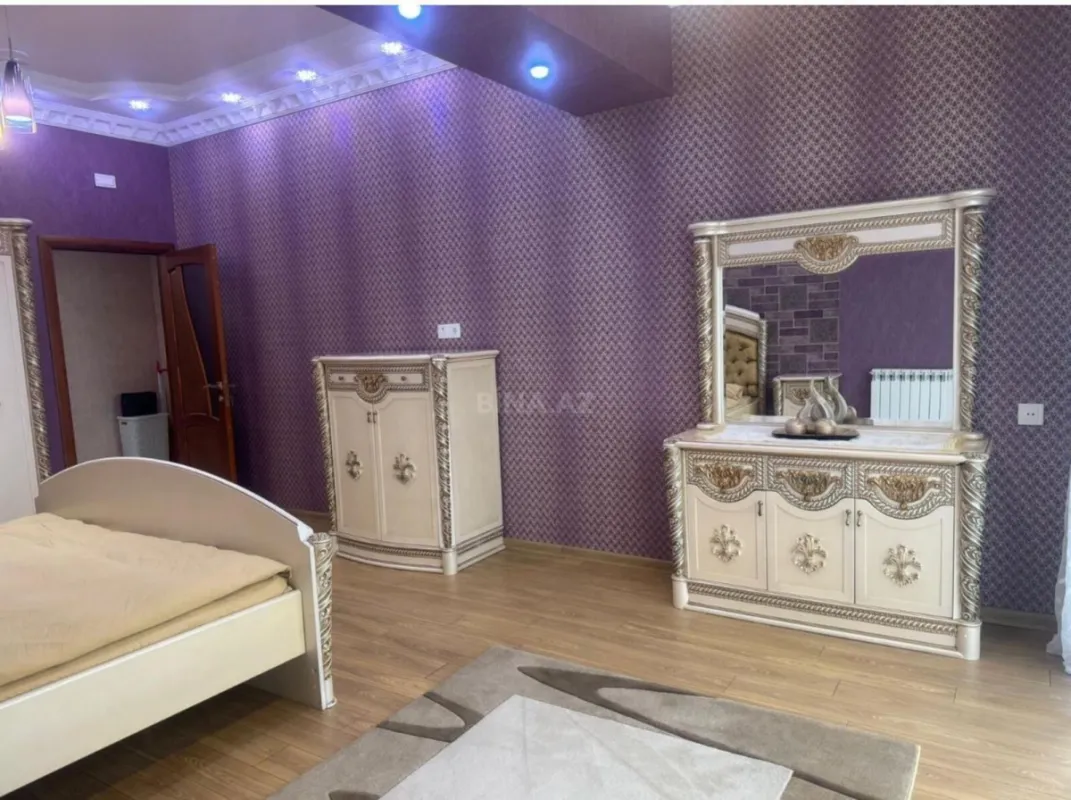 Kirayə verilir 4 otaqlı mənzil 190 m²