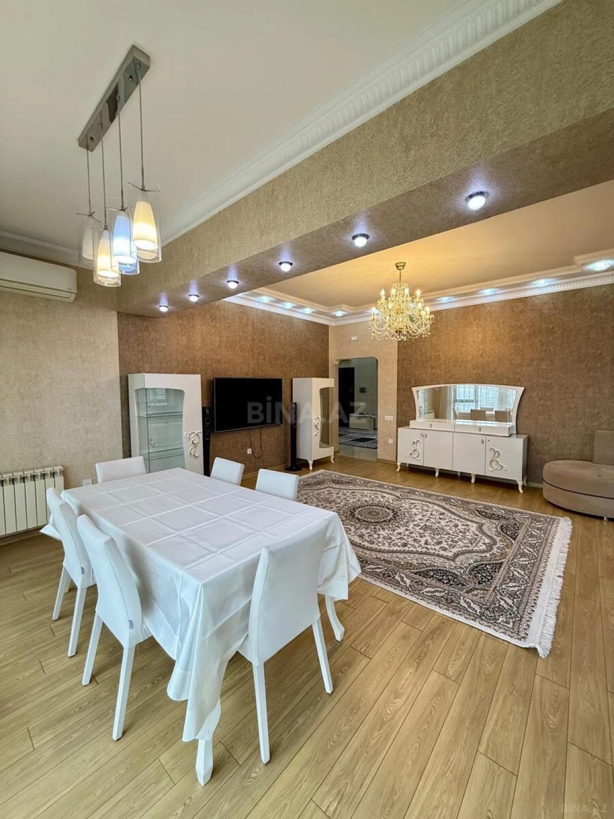 Kirayə verilir 4 otaqlı mənzil 190 m²