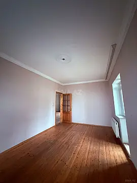 Satılır 4 otaqlı mənzil 110 m²