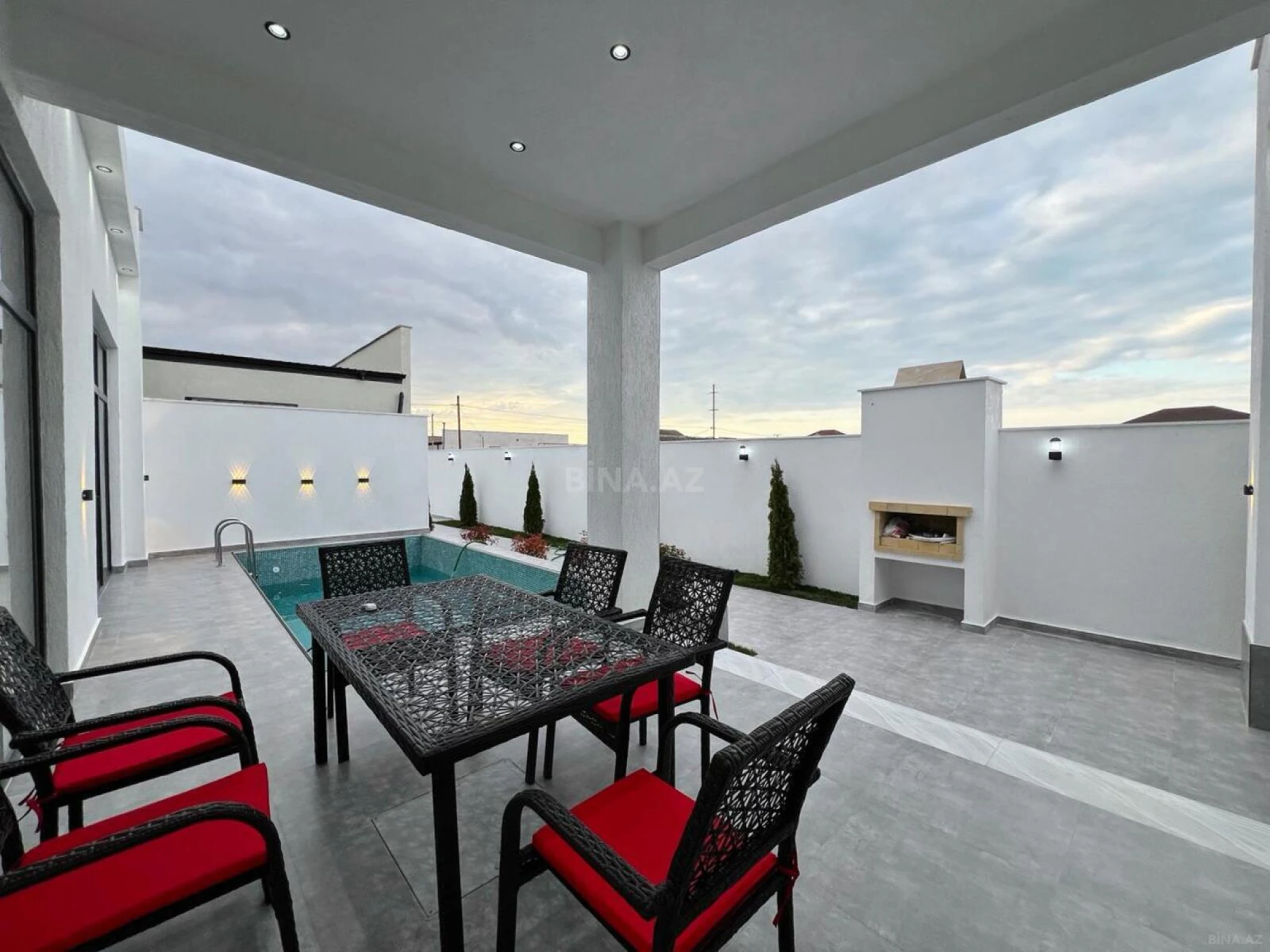 Satılır 4 otaqlı həyət evi 150 m²