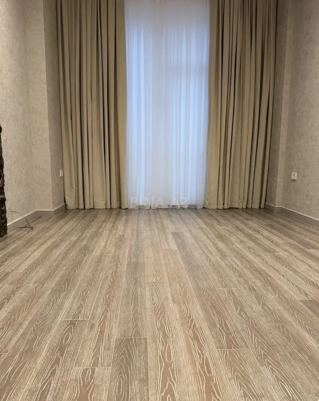 Satılır 2 otaqlı mənzil 75.5 m²