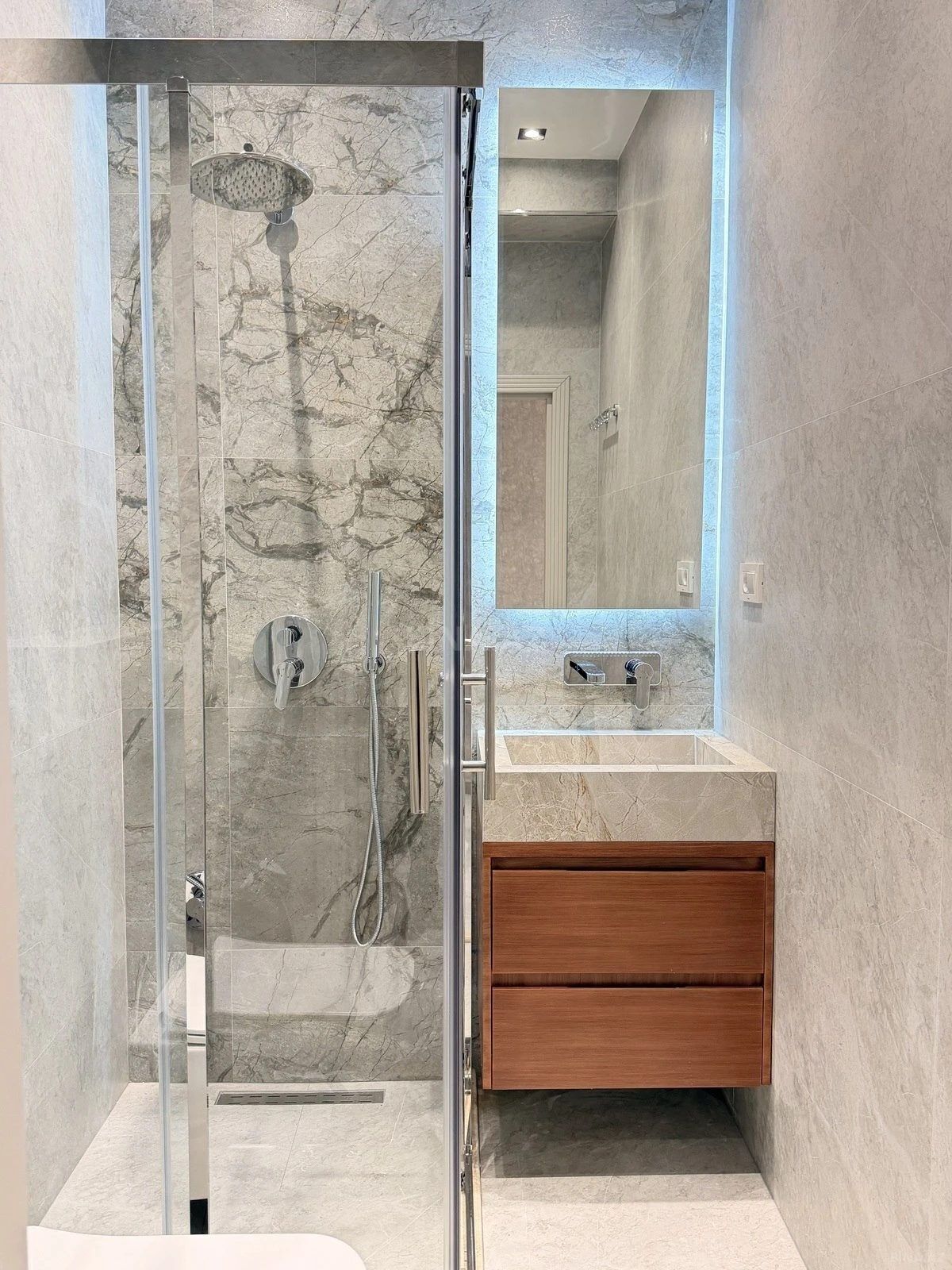 Satılır 2 otaqlı mənzil 75.5 m²