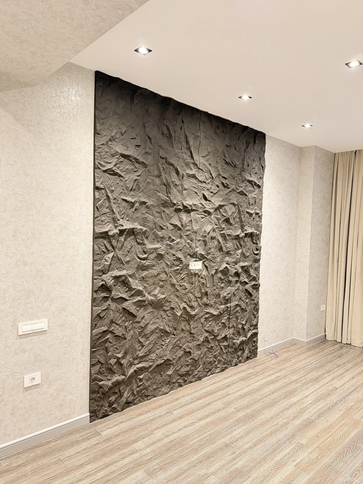 Satılır 2 otaqlı mənzil 75.5 m²
