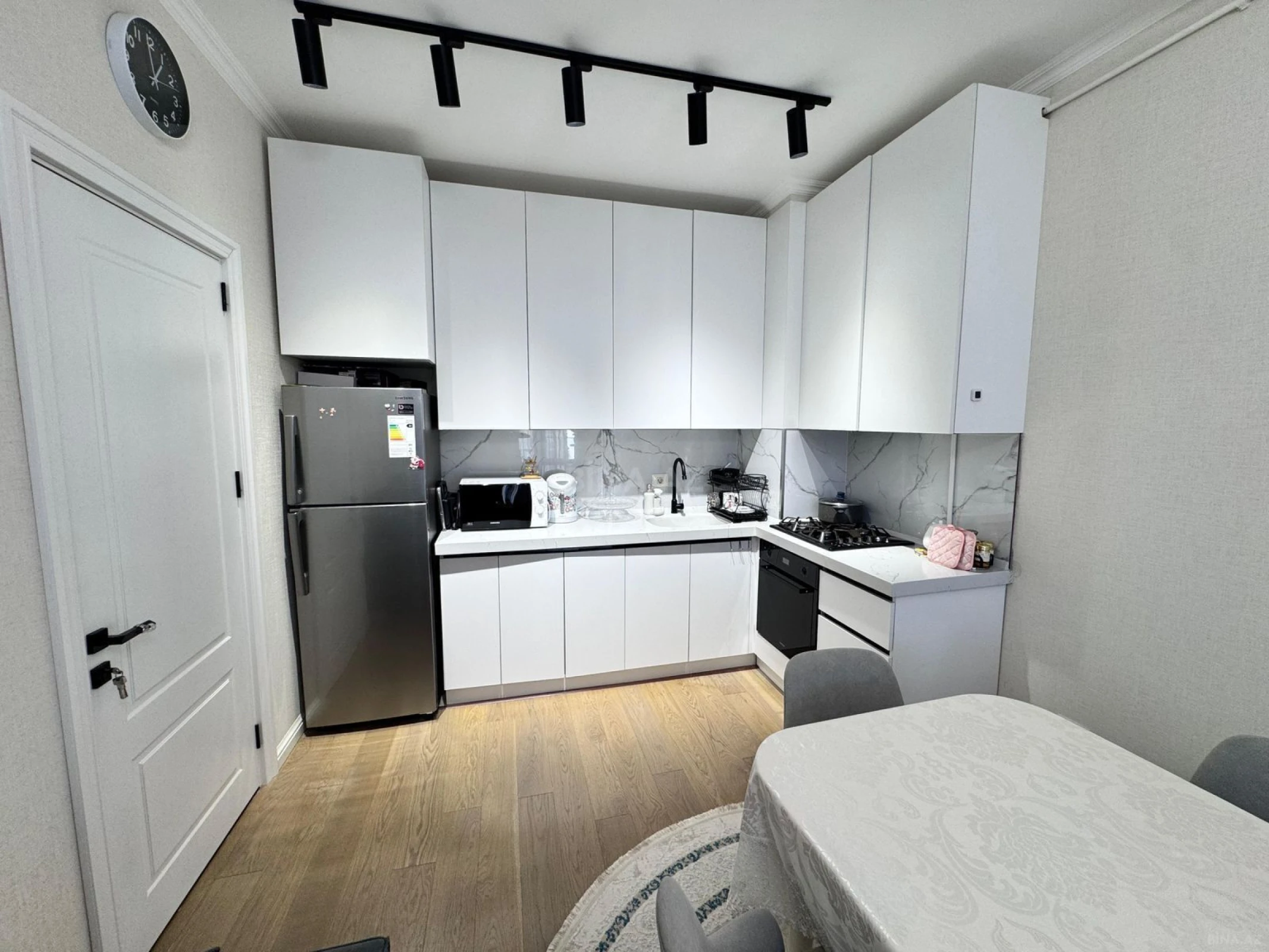 Kirayə verilir 2 otaqlı mənzil 40 m²