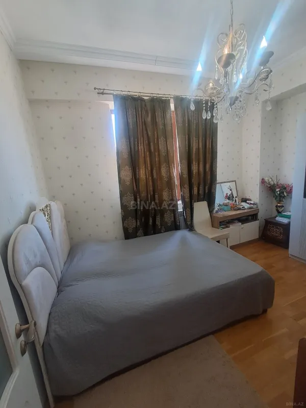 Satılır 2 otaqlı mənzil 68 m²