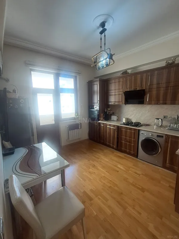 Satılır 2 otaqlı mənzil 68 m²