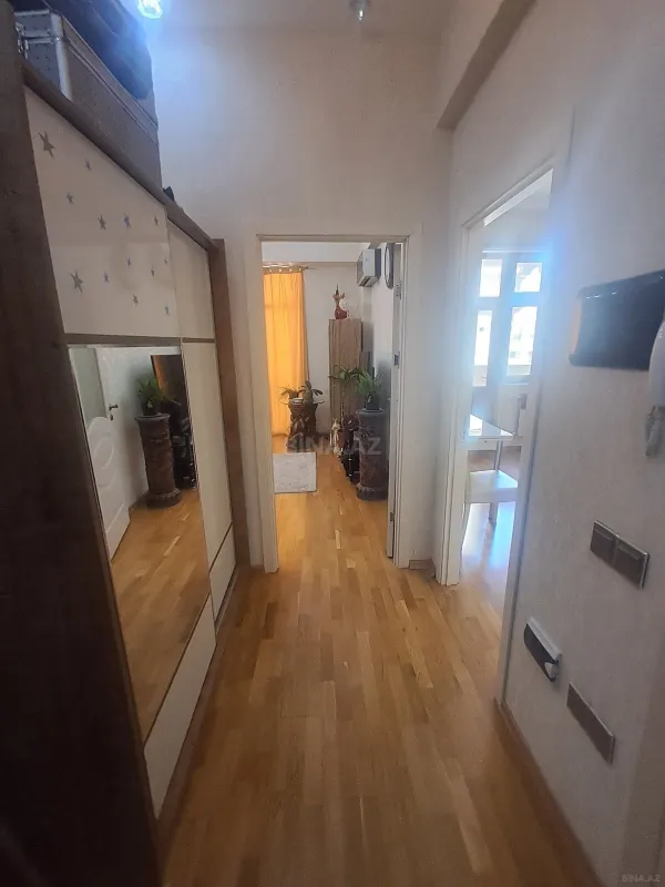 Satılır 2 otaqlı mənzil 68 m²