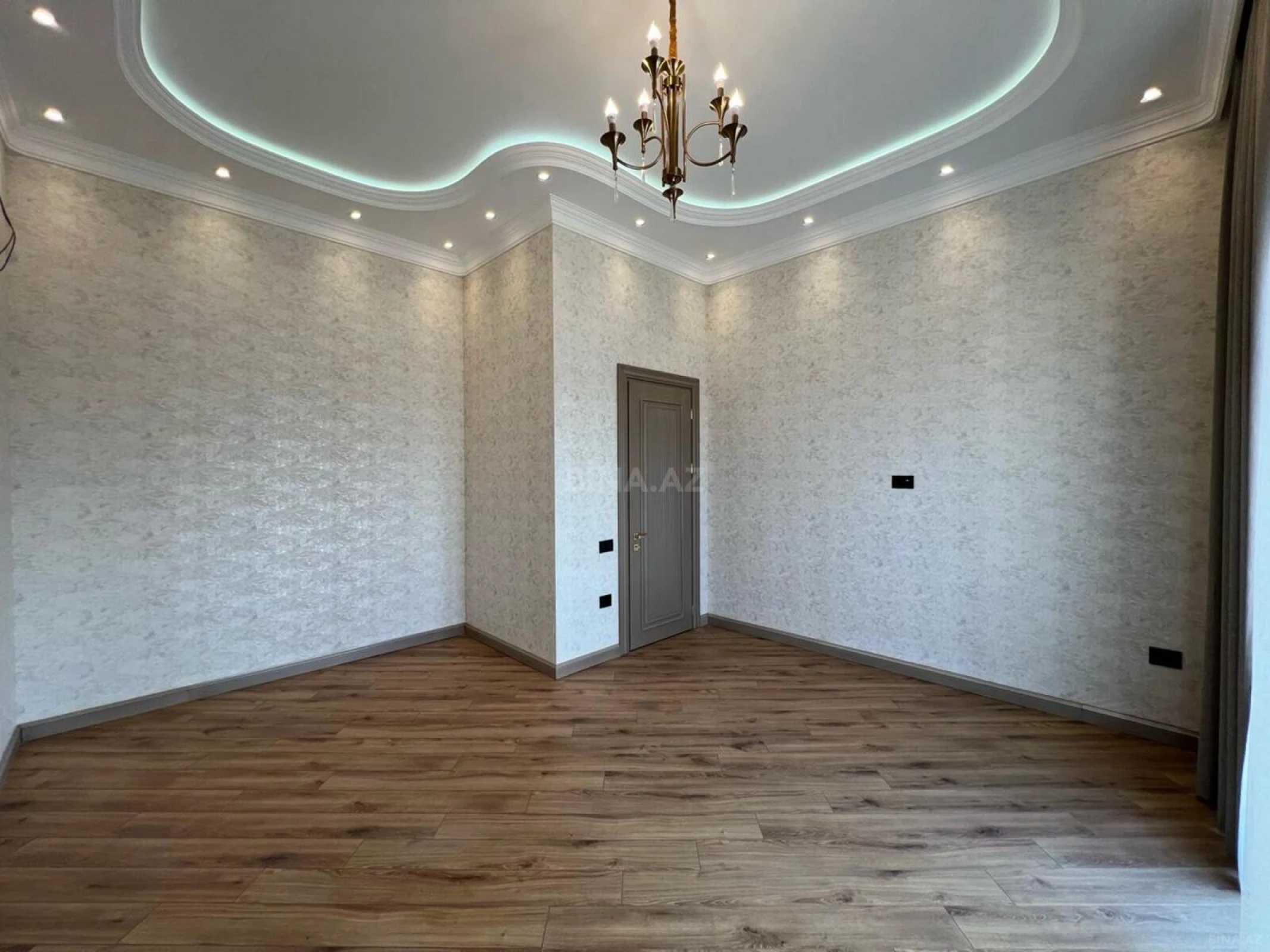 Satılır 6 otaqlı həyət evi 400 m²