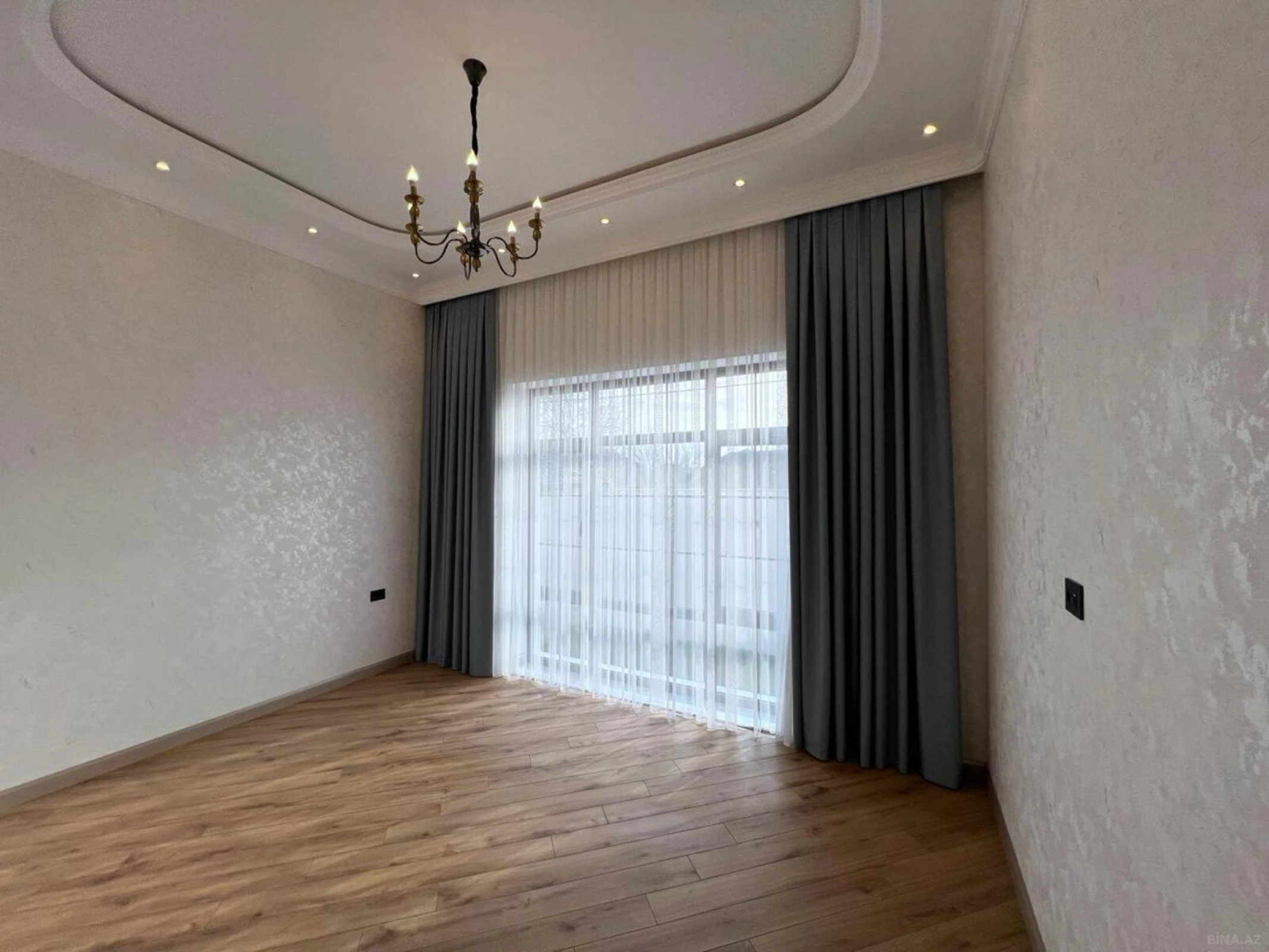 Satılır 6 otaqlı həyət evi 400 m²