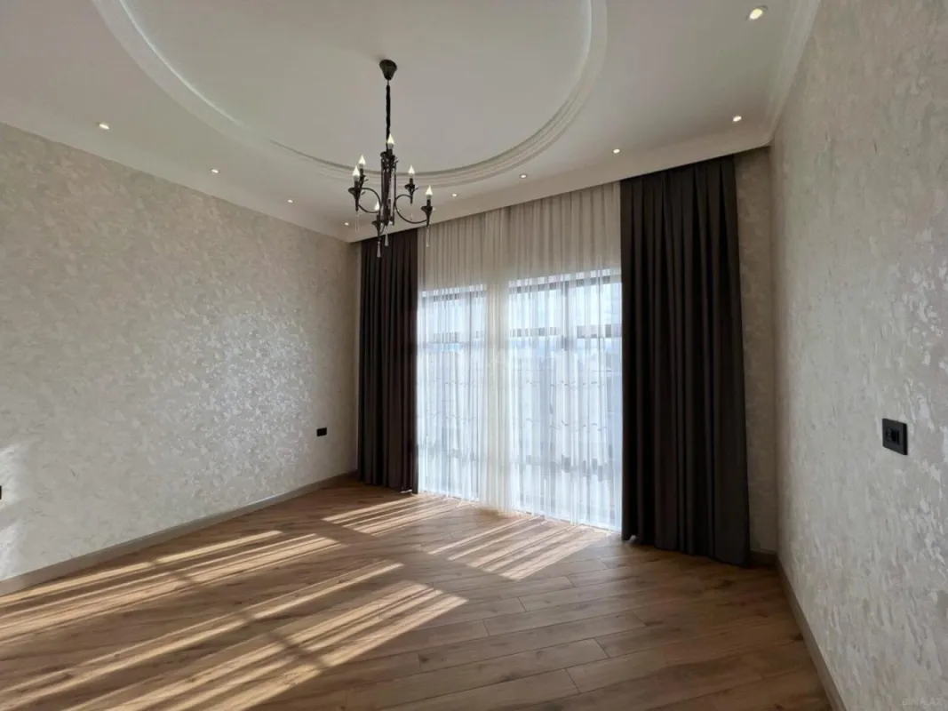 Satılır 6 otaqlı həyət evi 400 m²