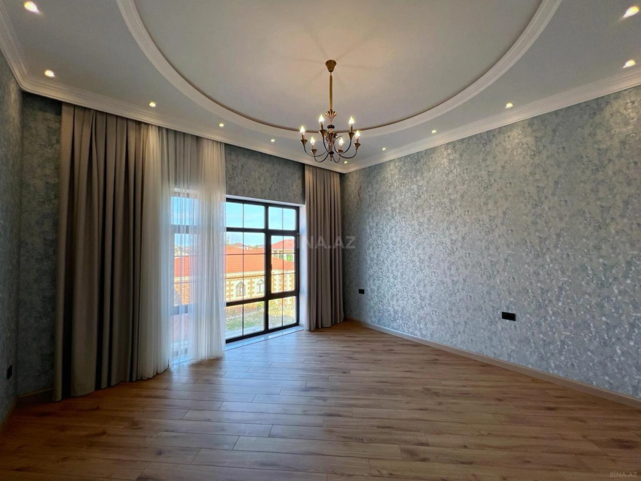 Satılır 6 otaqlı həyət evi 400 m²