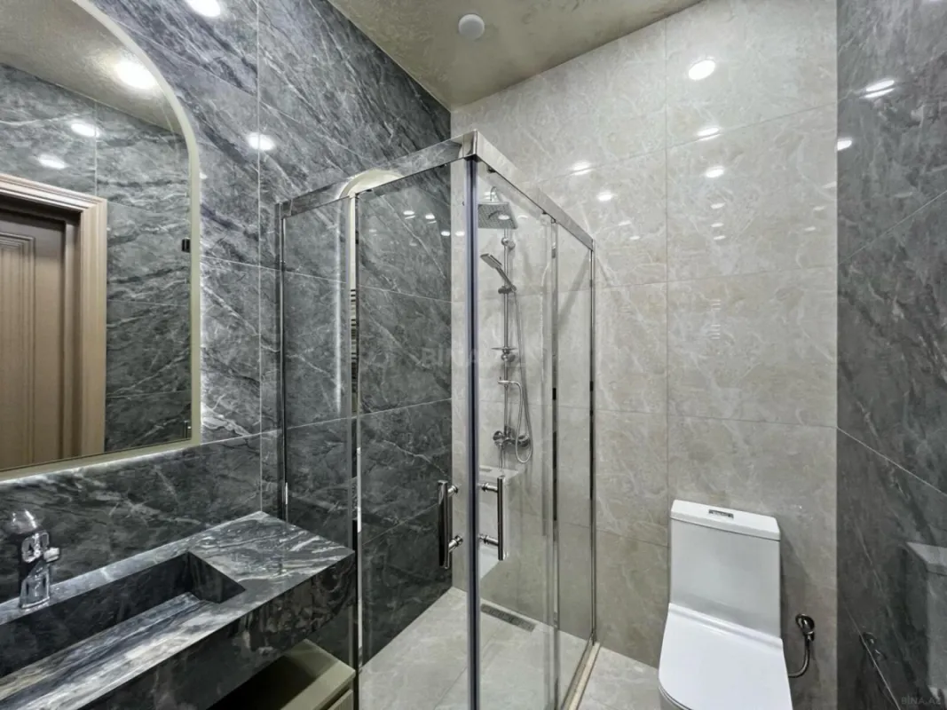 Satılır 6 otaqlı həyət evi 400 m²