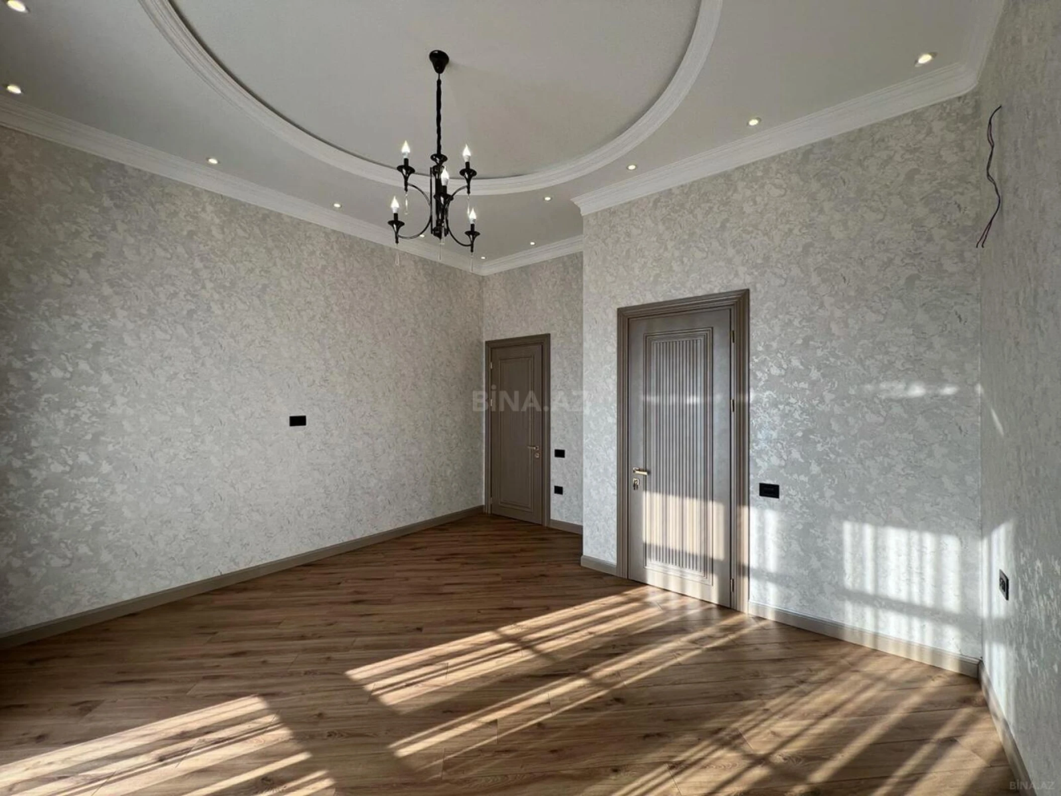 Satılır 6 otaqlı həyət evi 400 m²