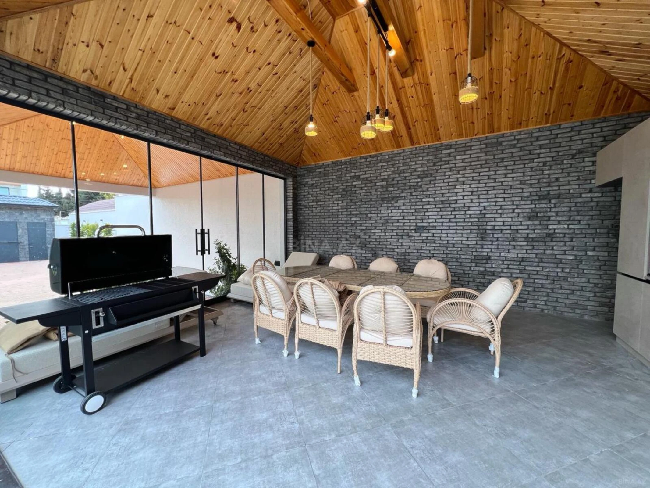 Satılır 6 otaqlı həyət evi 400 m²