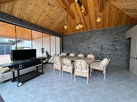 Satılır 6 otaqlı həyət evi 400 m²