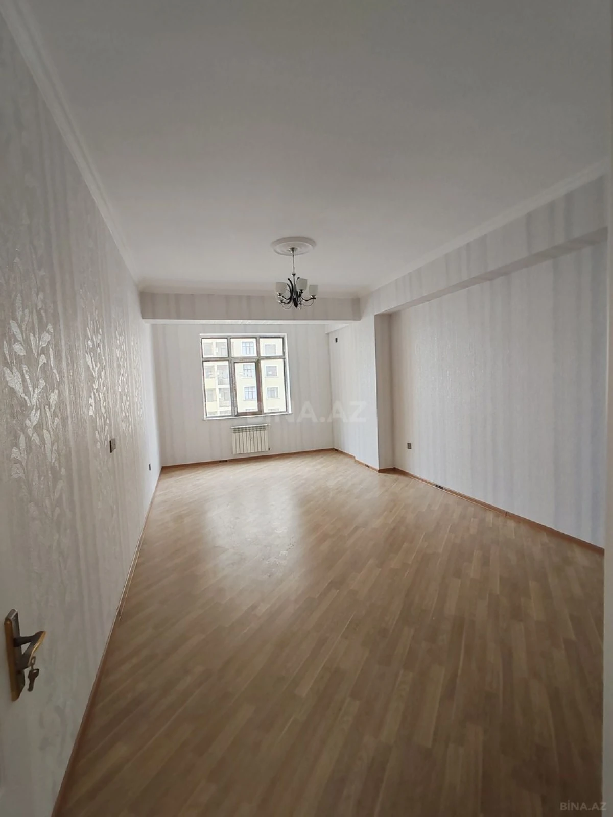 Satılır 2 otaqlı mənzil 102.5 m²