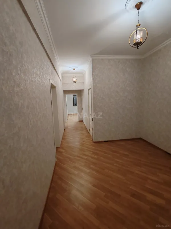 Satılır 2 otaqlı mənzil 102.5 m²