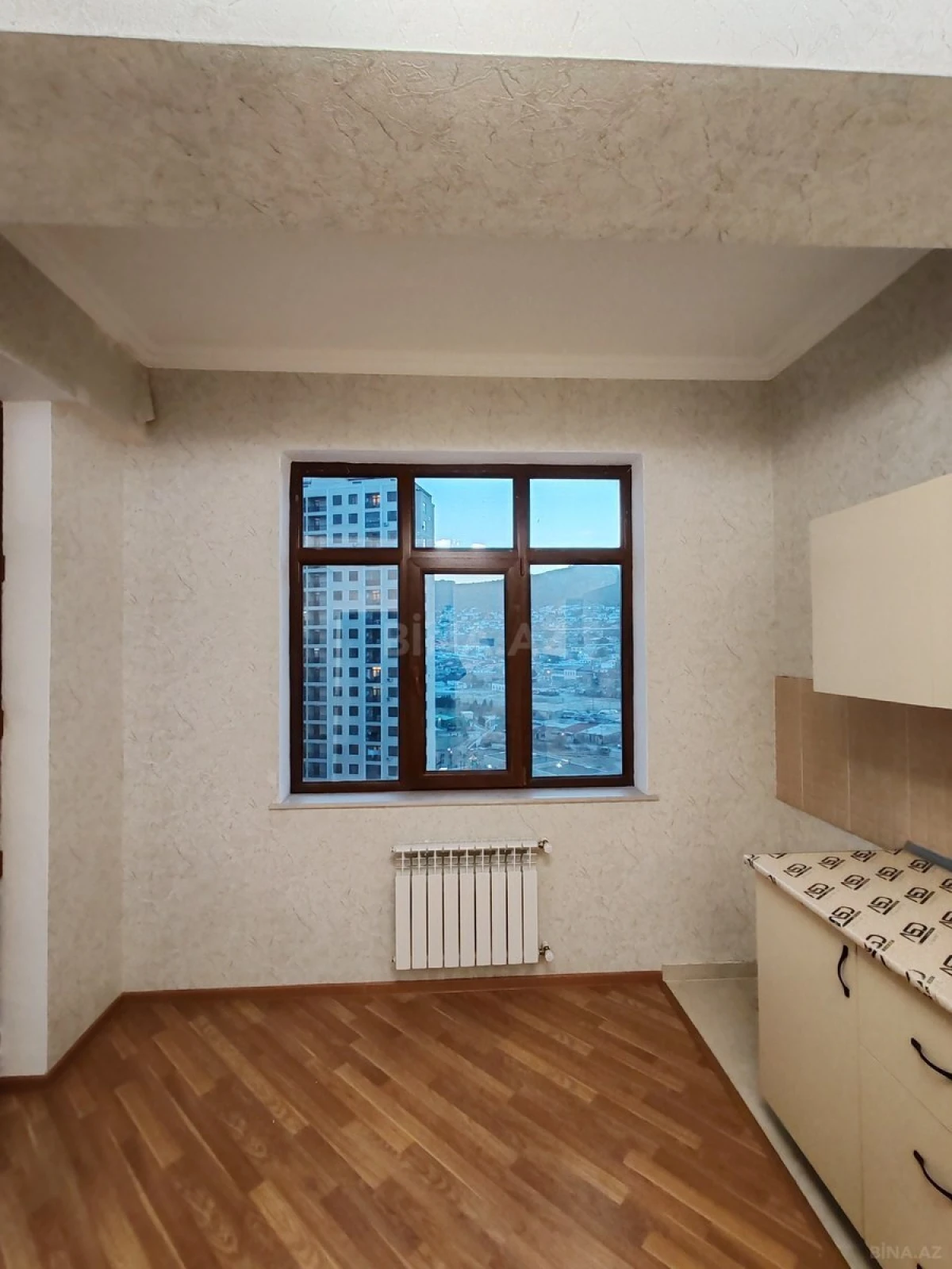 Satılır 2 otaqlı mənzil 102.5 m²