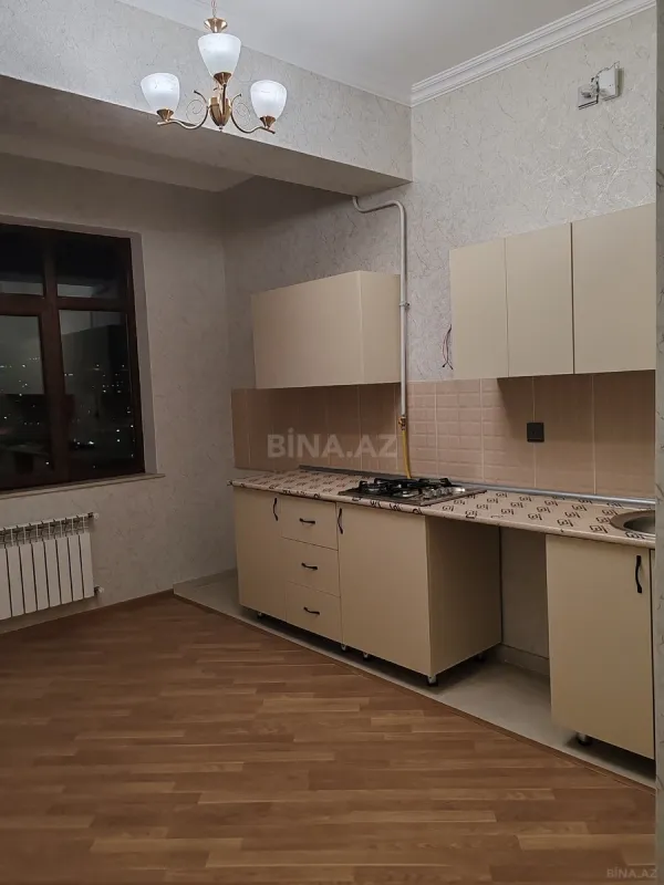 Satılır 2 otaqlı mənzil 102.5 m²