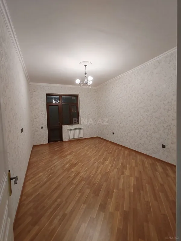 Satılır 2 otaqlı mənzil 102.5 m²
