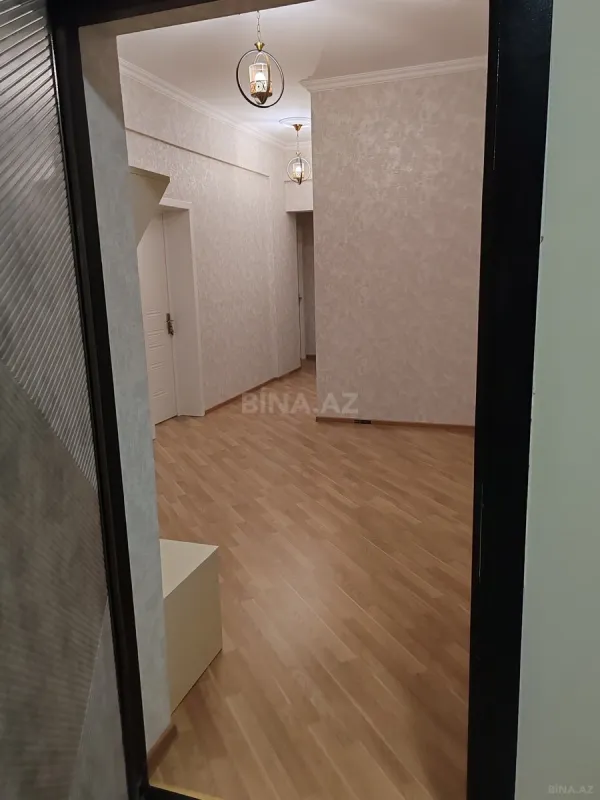 Satılır 2 otaqlı mənzil 102.5 m²