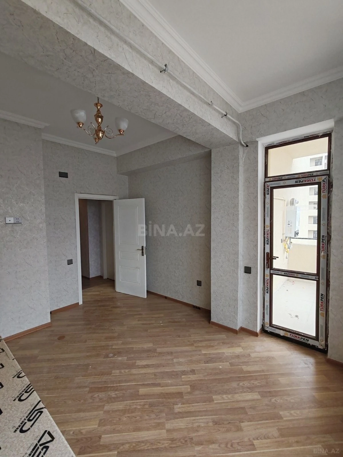 Satılır 2 otaqlı mənzil 102.5 m²
