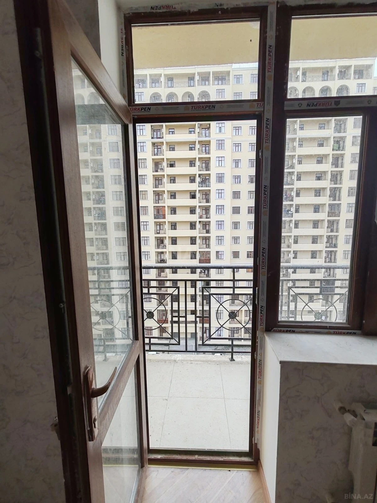 Satılır 2 otaqlı mənzil 102.5 m²