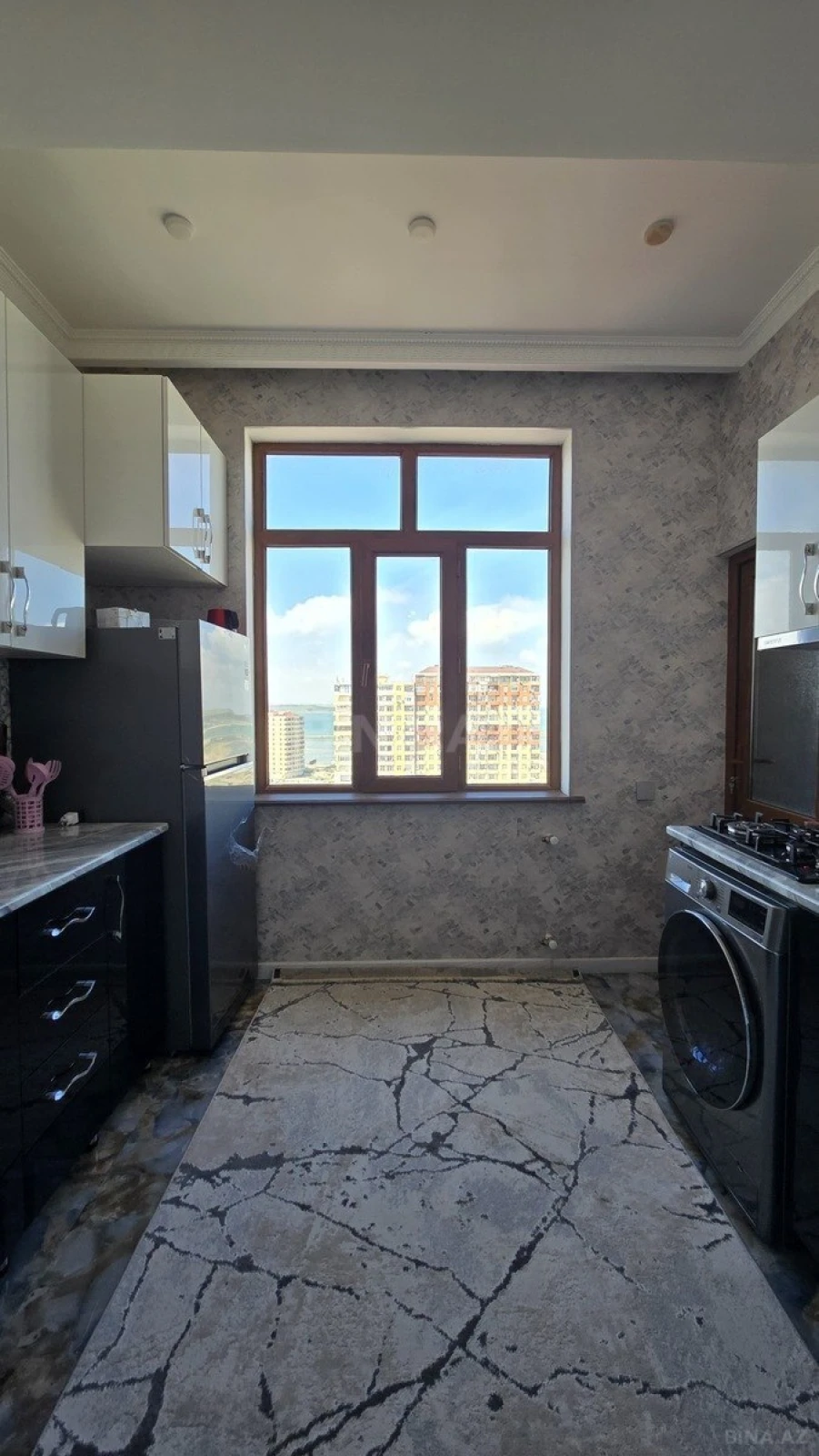 Satılır 3 otaqlı mənzil 82 m²
