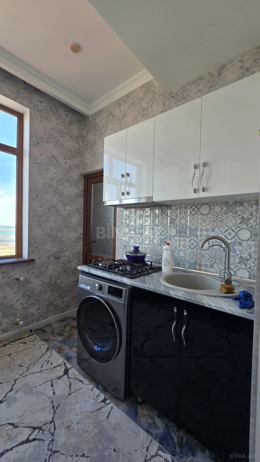Satılır 3 otaqlı mənzil 82 m²