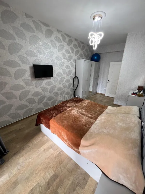 Kirayə verilir 2 otaqlı mənzil 75 m²