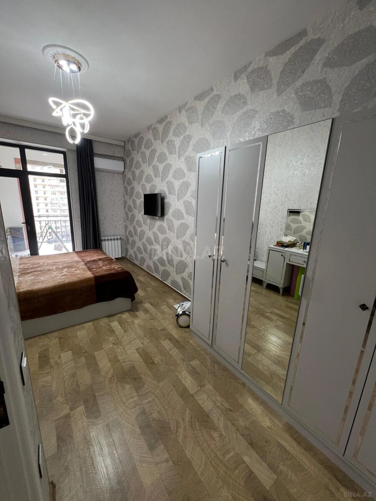 Kirayə verilir 2 otaqlı mənzil 75 m²