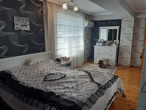 Satılır 3 otaqlı mənzil 109 m²