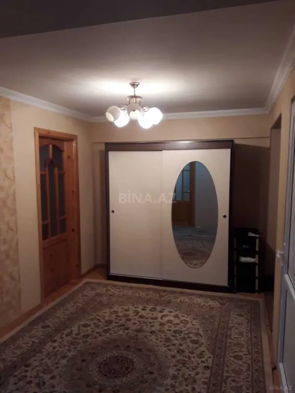 Satılır 3 otaqlı mənzil 109 m²