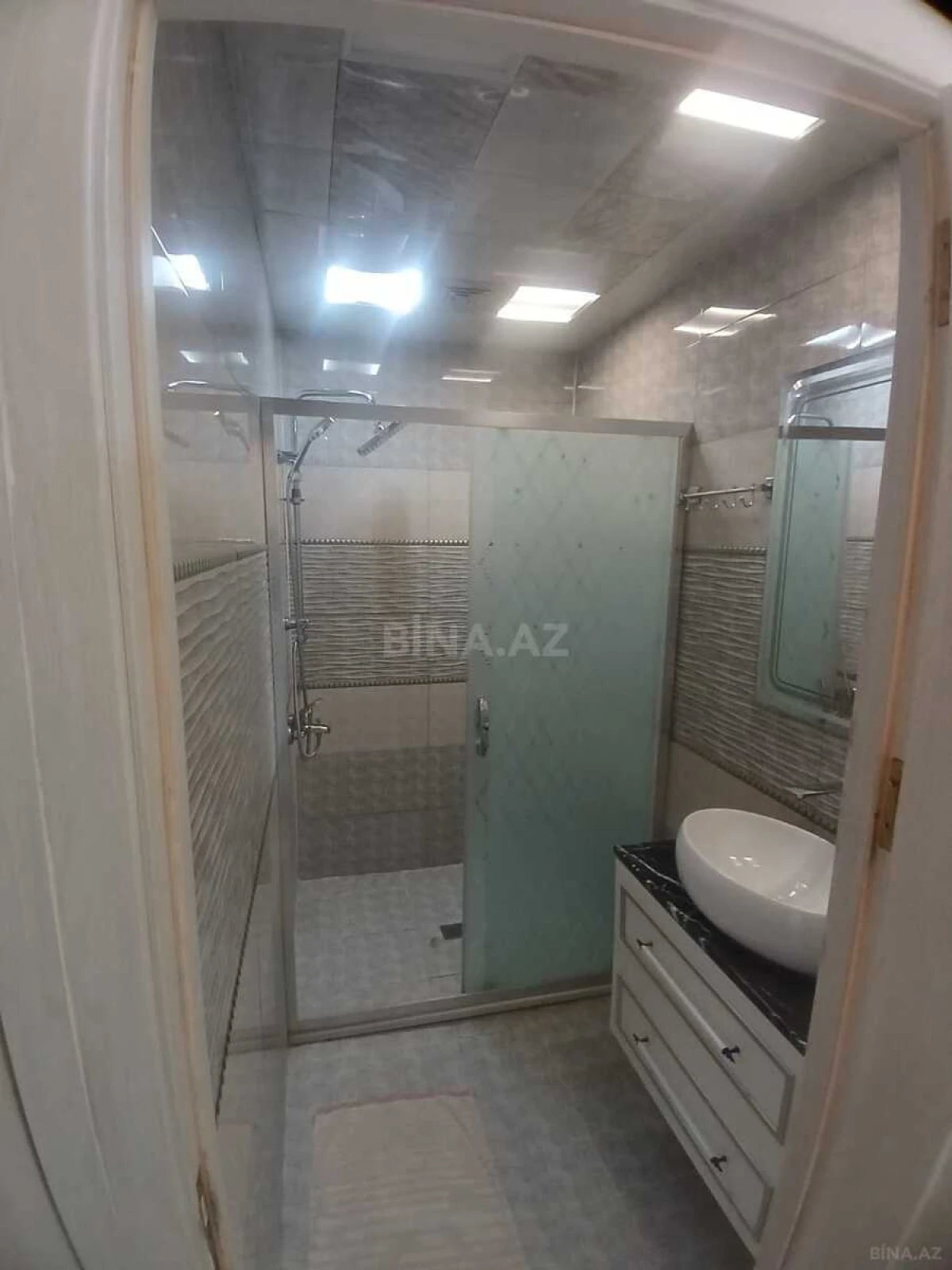 Satılır 2 otaqlı mənzil 65 m²