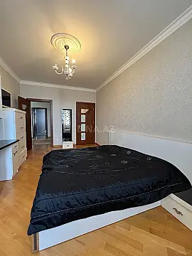 Satılır 4 otaqlı mənzil 171 m²