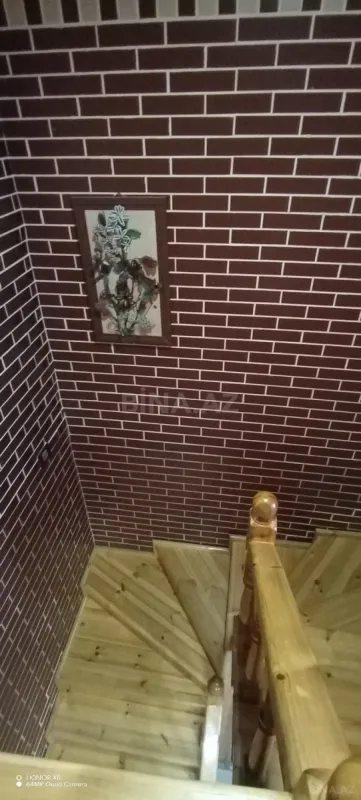 Satılır 5 otaqlı həyət evi 180 m²