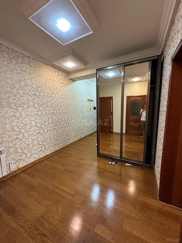 Satılır 2 otaqlı mənzil 87 m²