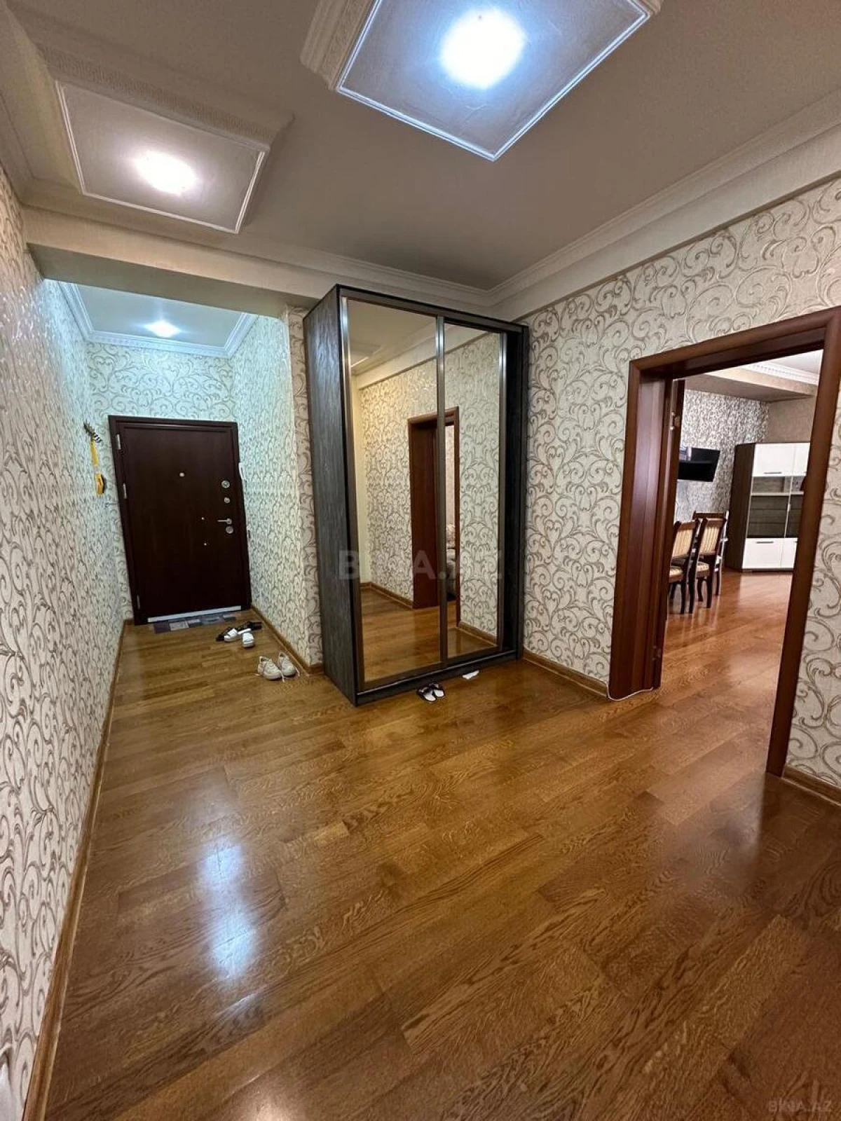 Satılır 2 otaqlı mənzil 87 m²