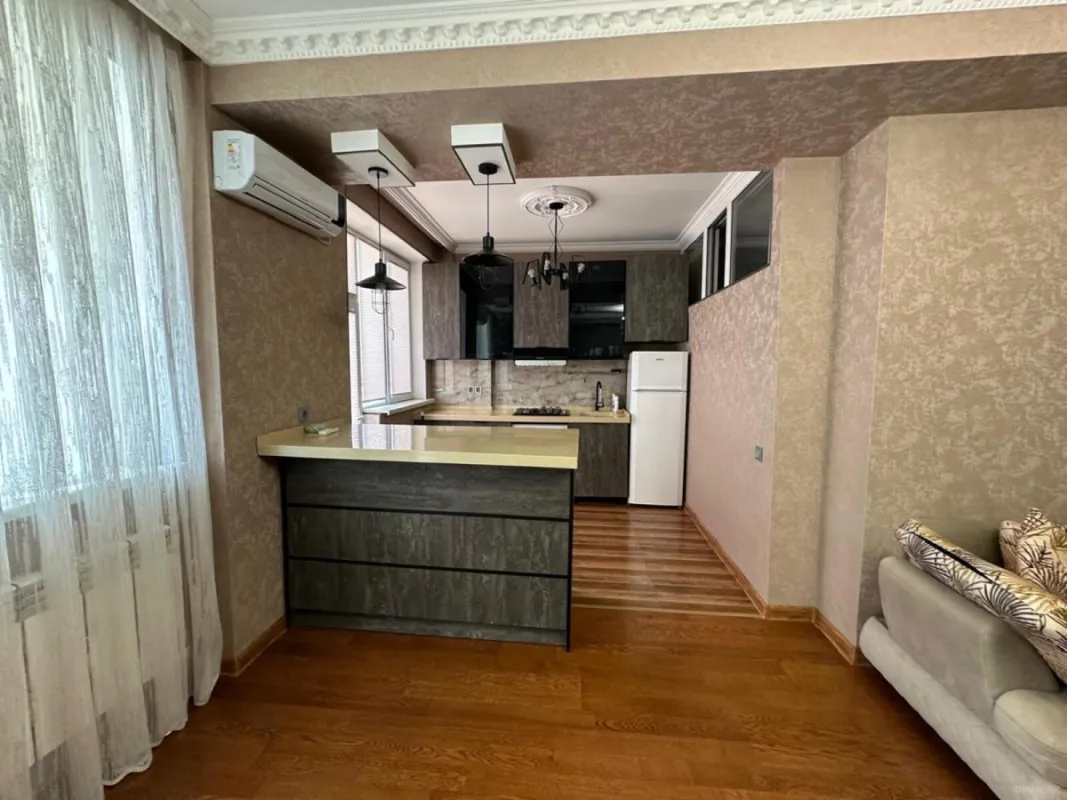Satılır 2 otaqlı mənzil 87 m²