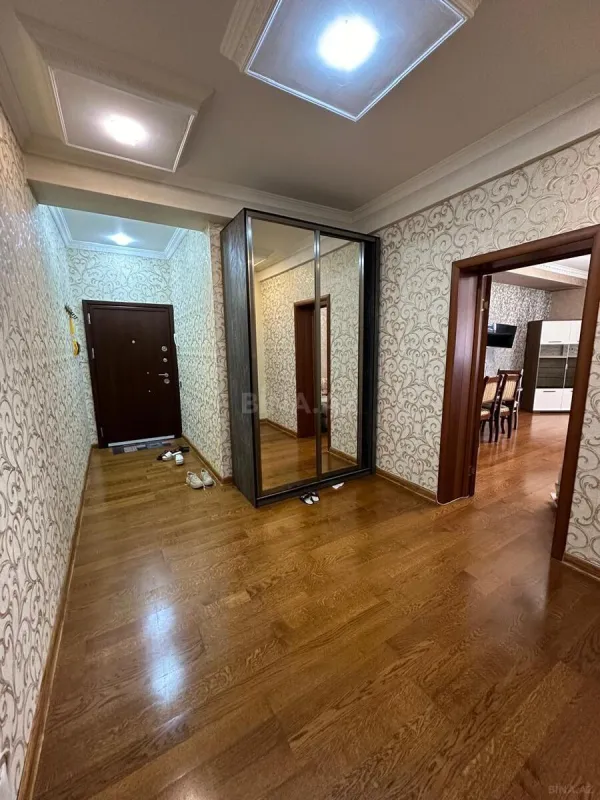 Satılır 2 otaqlı mənzil 87 m²