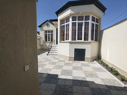 Satılır 4 otaqlı həyət evi 95 m² — Bakı 4 otaq 95.00 m²
