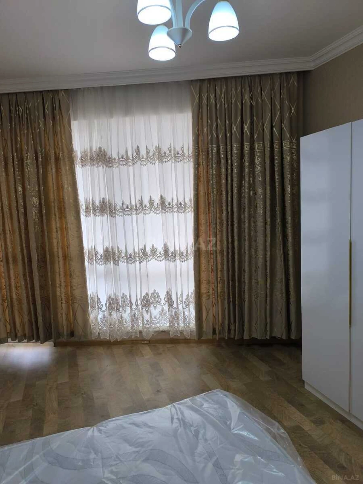 Kirayə verilir 2 otaqlı mənzil 70 m²