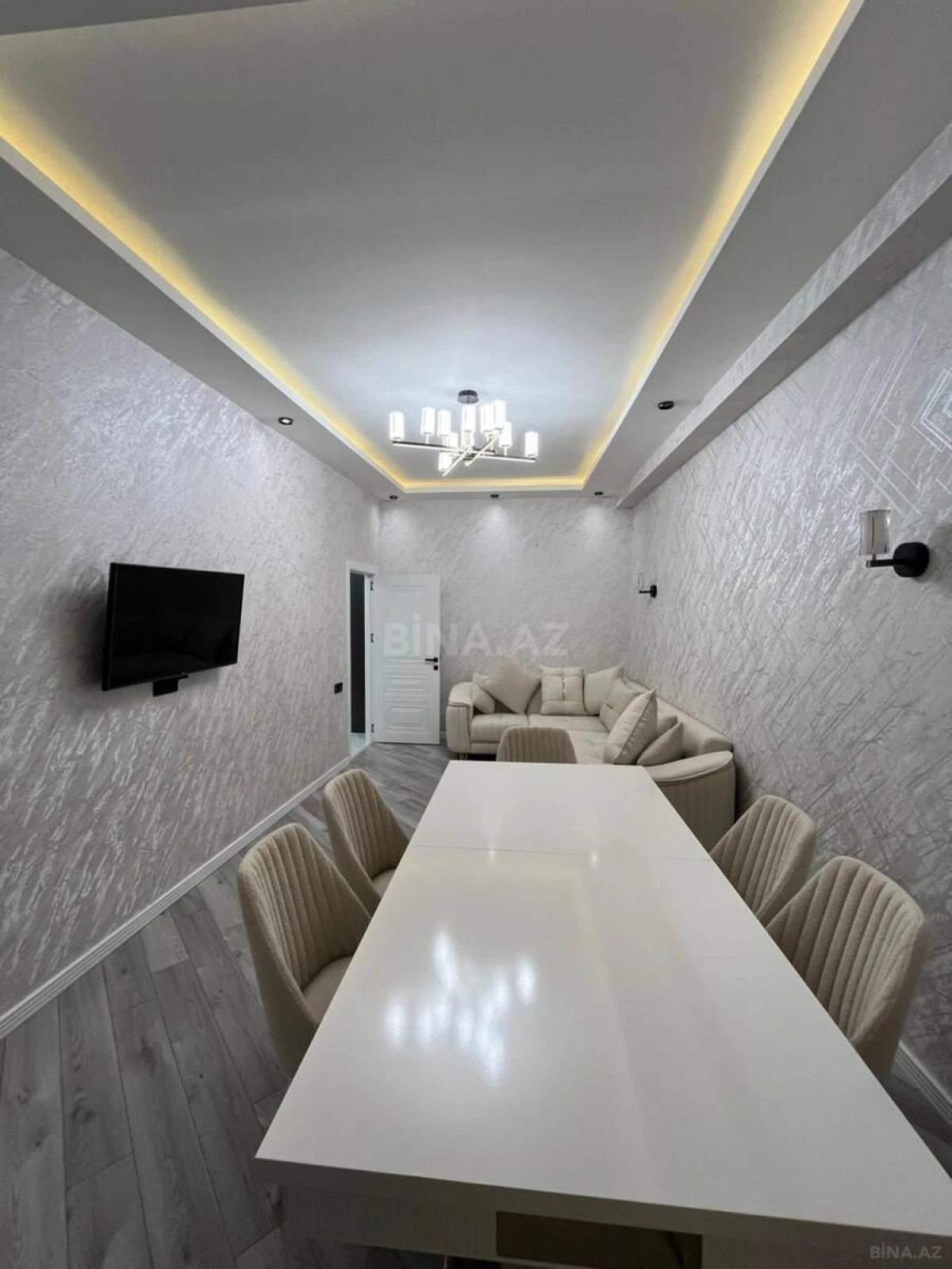Kirayə verilir 3 otaqlı mənzil 130 m²