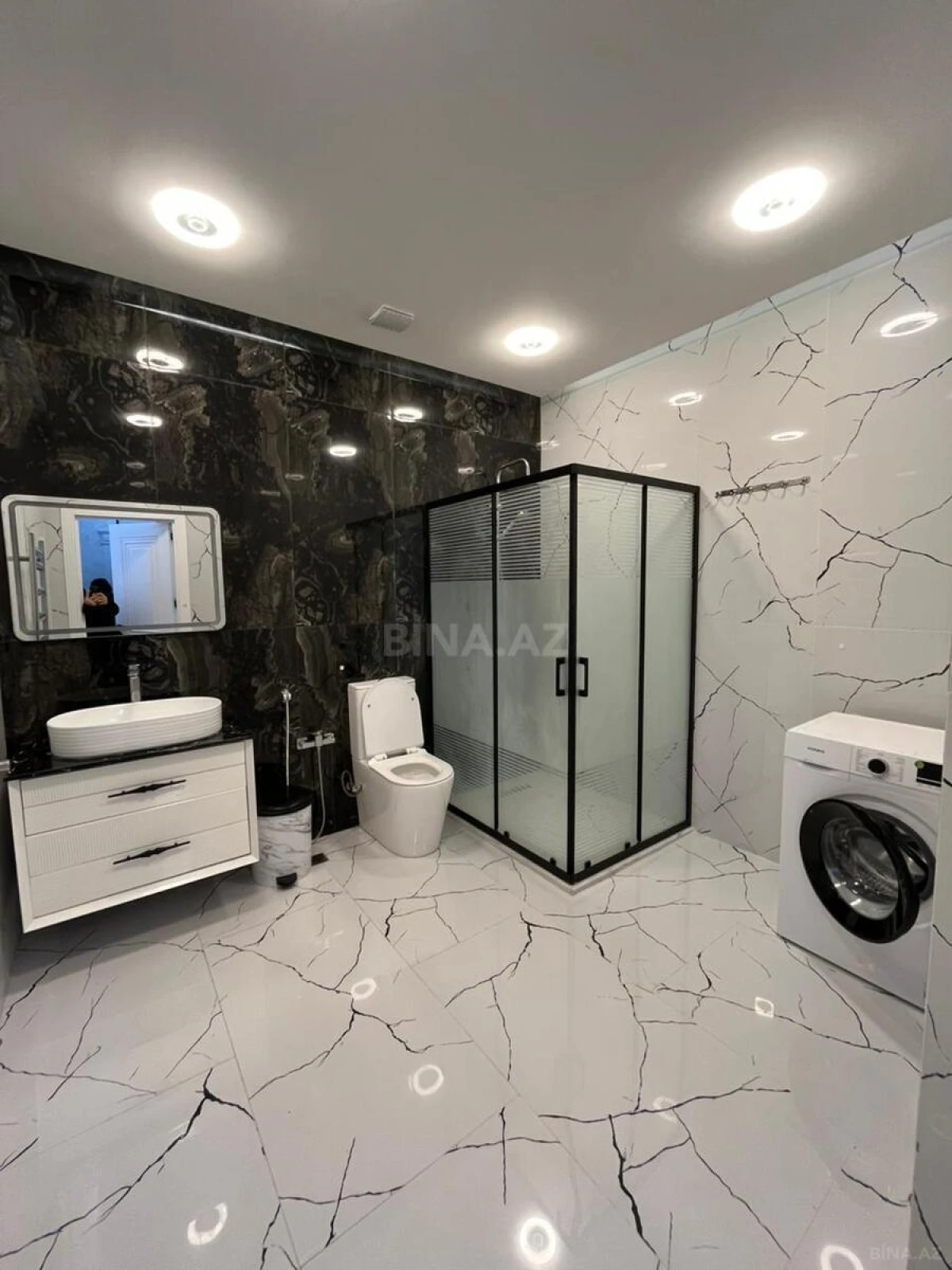 Kirayə verilir 3 otaqlı mənzil 130 m²