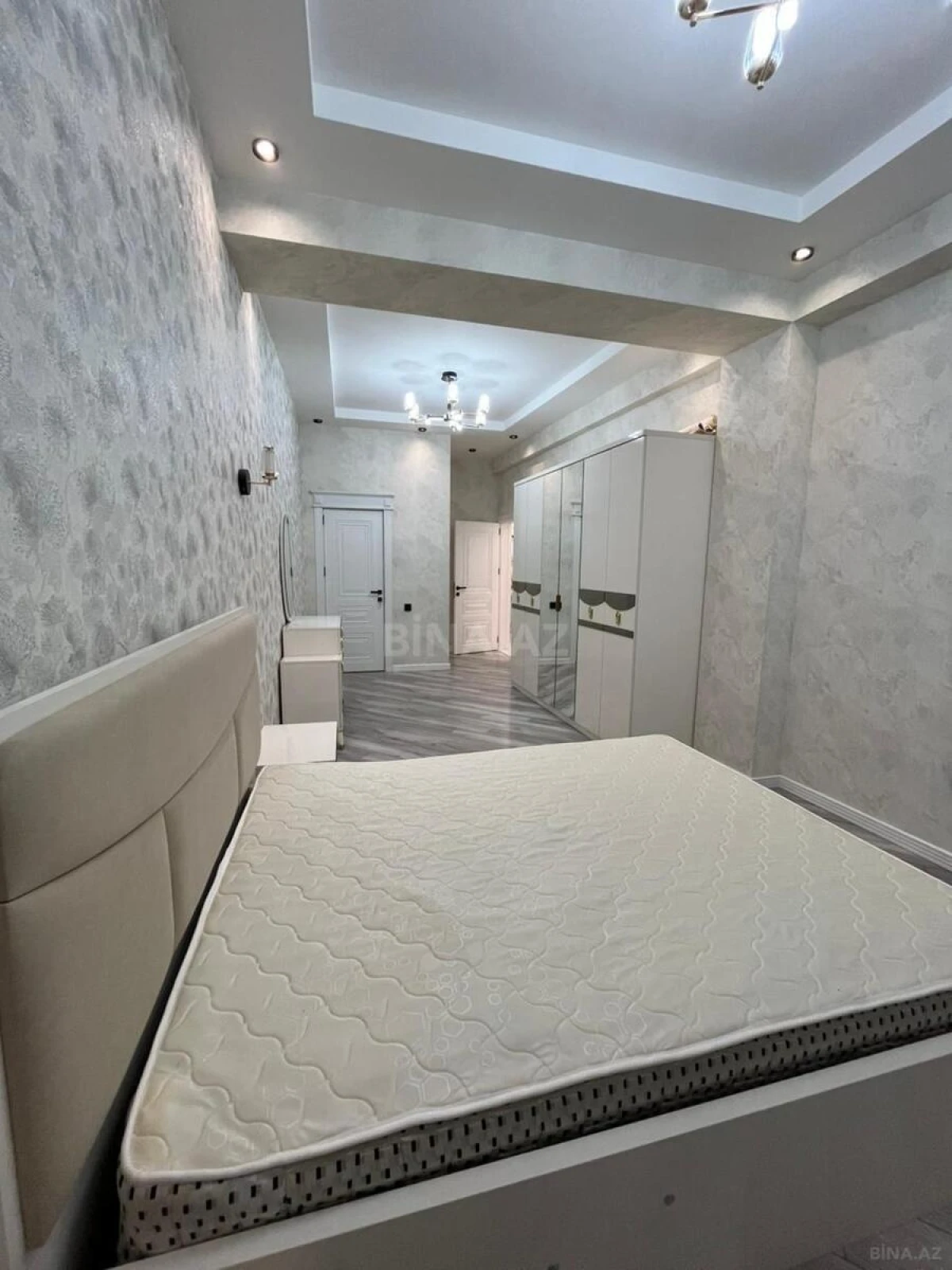 Kirayə verilir 3 otaqlı mənzil 130 m²