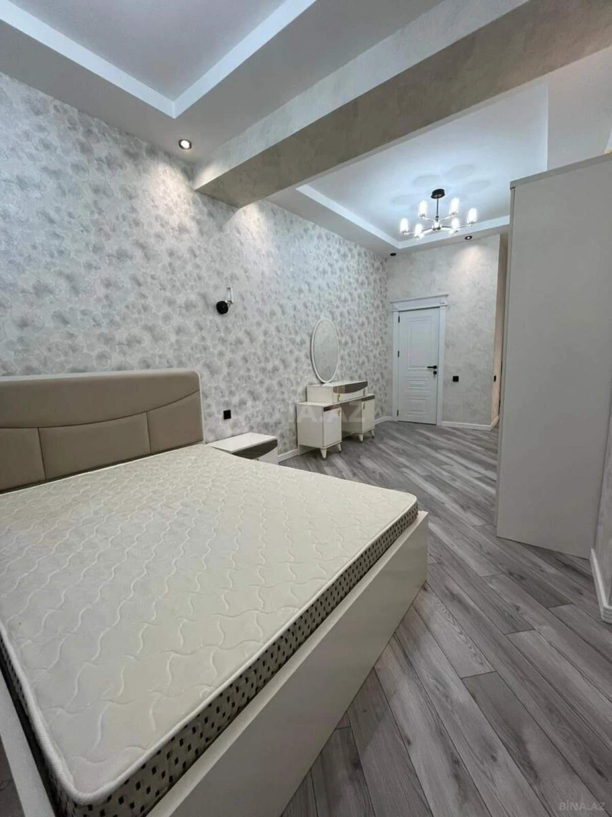 Kirayə verilir 3 otaqlı mənzil 130 m²