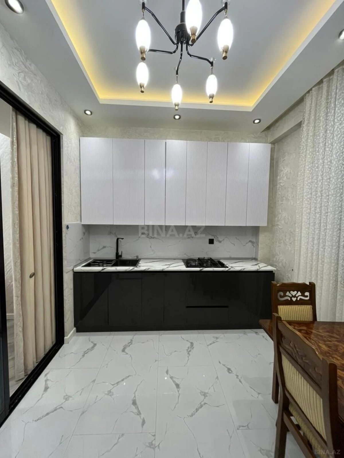 Kirayə verilir 3 otaqlı mənzil 130 m²
